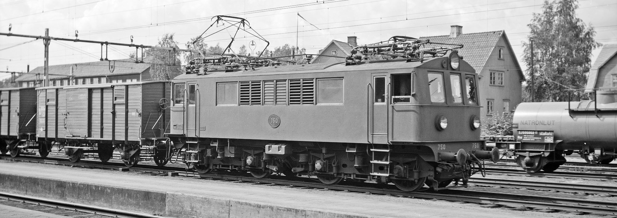 SJ Bk 750 med godståg i Åmål 1956
