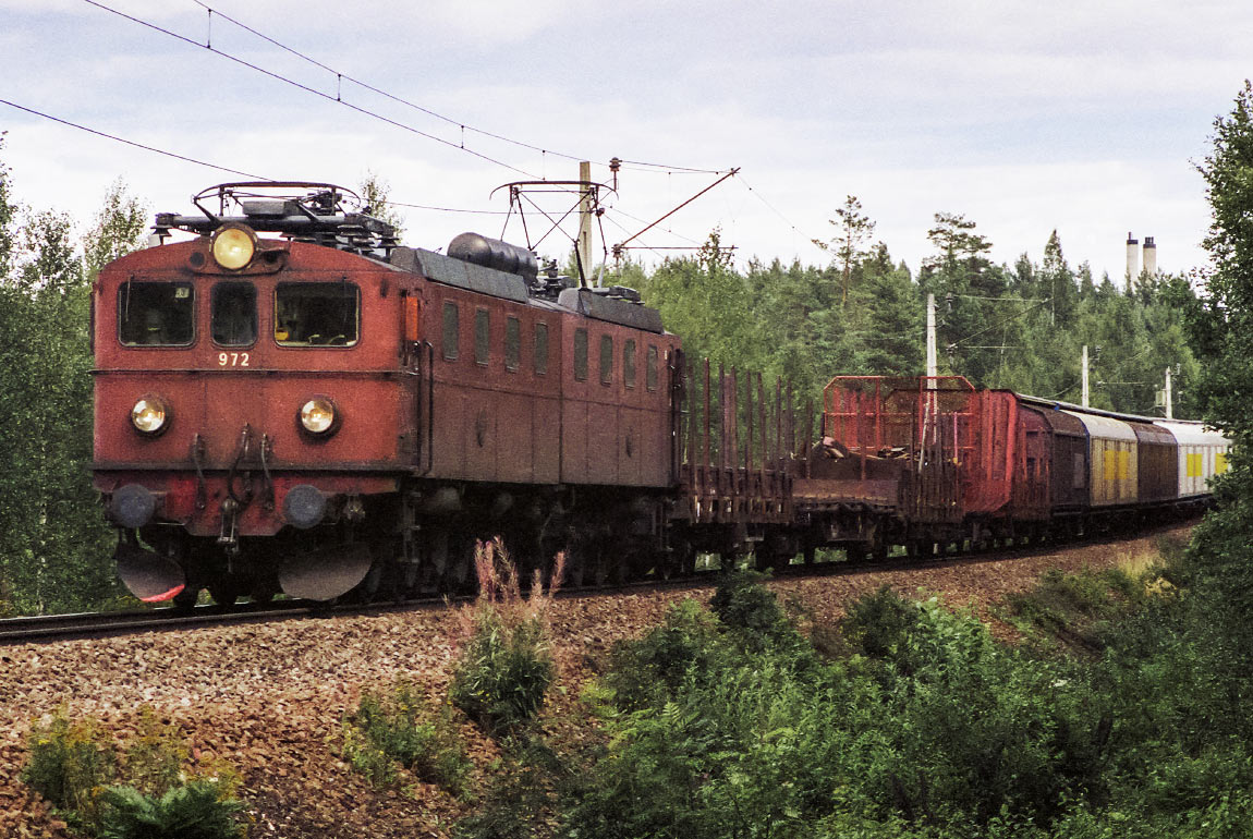 Bild: SJ Dm 972-973 (ej moderniserad) utanför Sandviken 1988