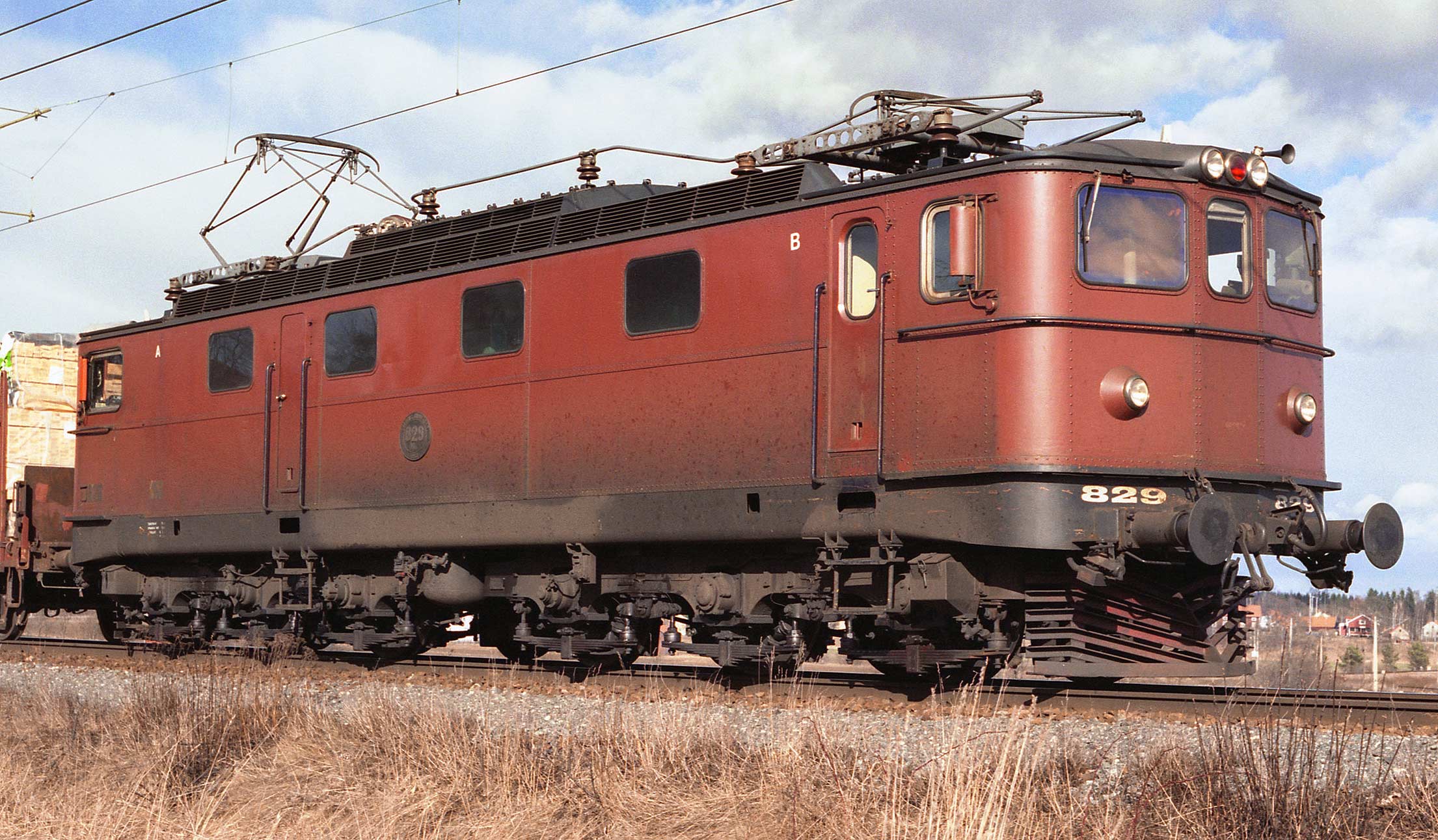 Bild: Ma 829 med godståg i Storvik 1990