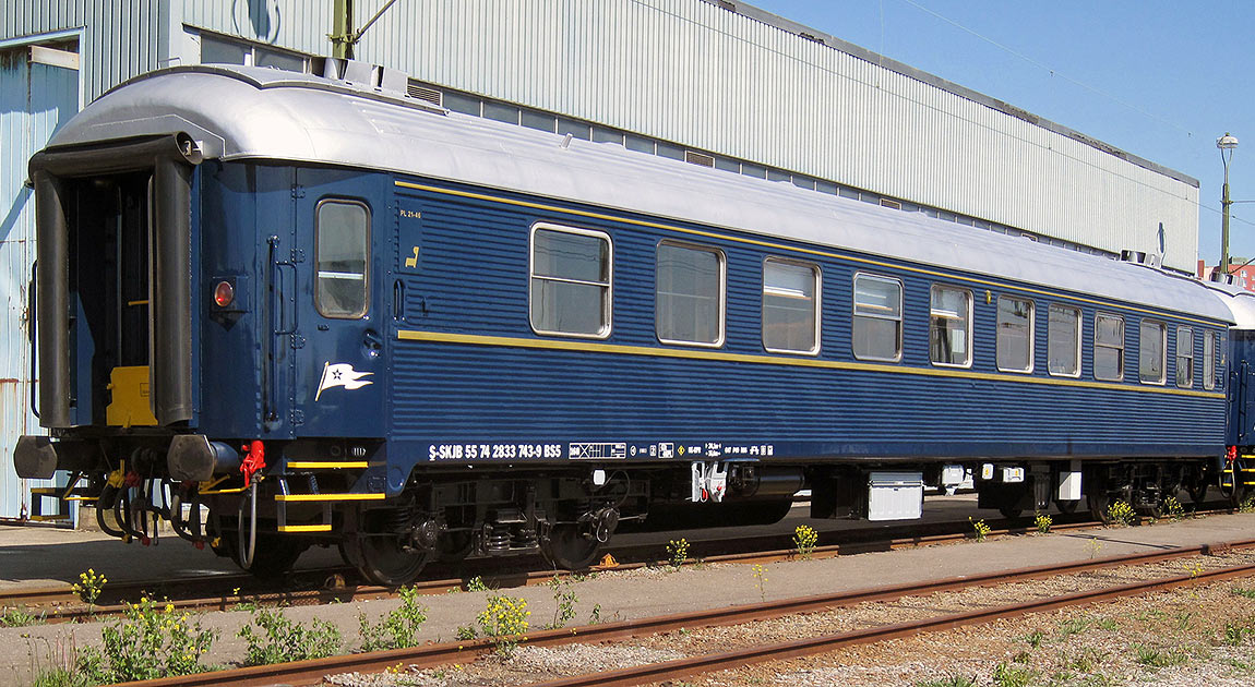 Bild: Blå Tåget BS5 4743 i Uddevalla 2014