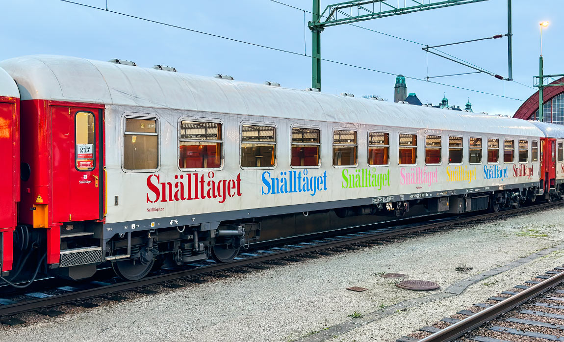 Bild: Snälltåget Bmz 51 81 22 90 002-1/90090 i Malmö 2023