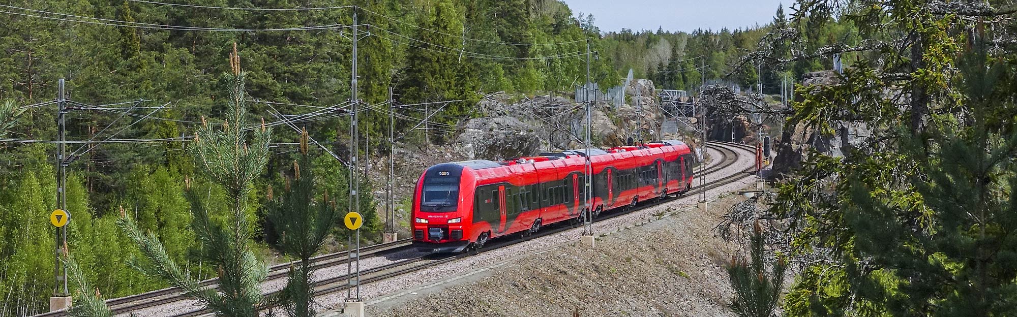 X74 004 som tåg Stockholm-Göteborg på Grödingebanan utanför Stockholm 2015