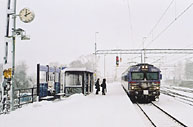 Bild: Pågatåg mot Ystad stannar vid Östervärns hållplats i Malmö 2002