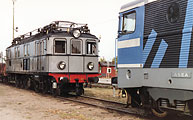 Bild: Pa 27 och Rc5 1377 vid Järnvägsmuséet