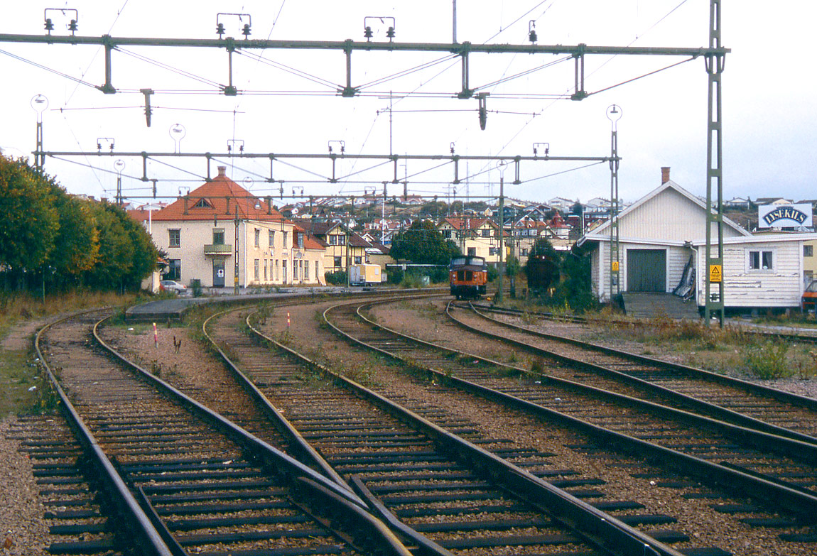 Bild: Lysekils station i oktober 2002,