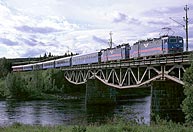 Bild: Tåg 886 korsar Landverkströmmen