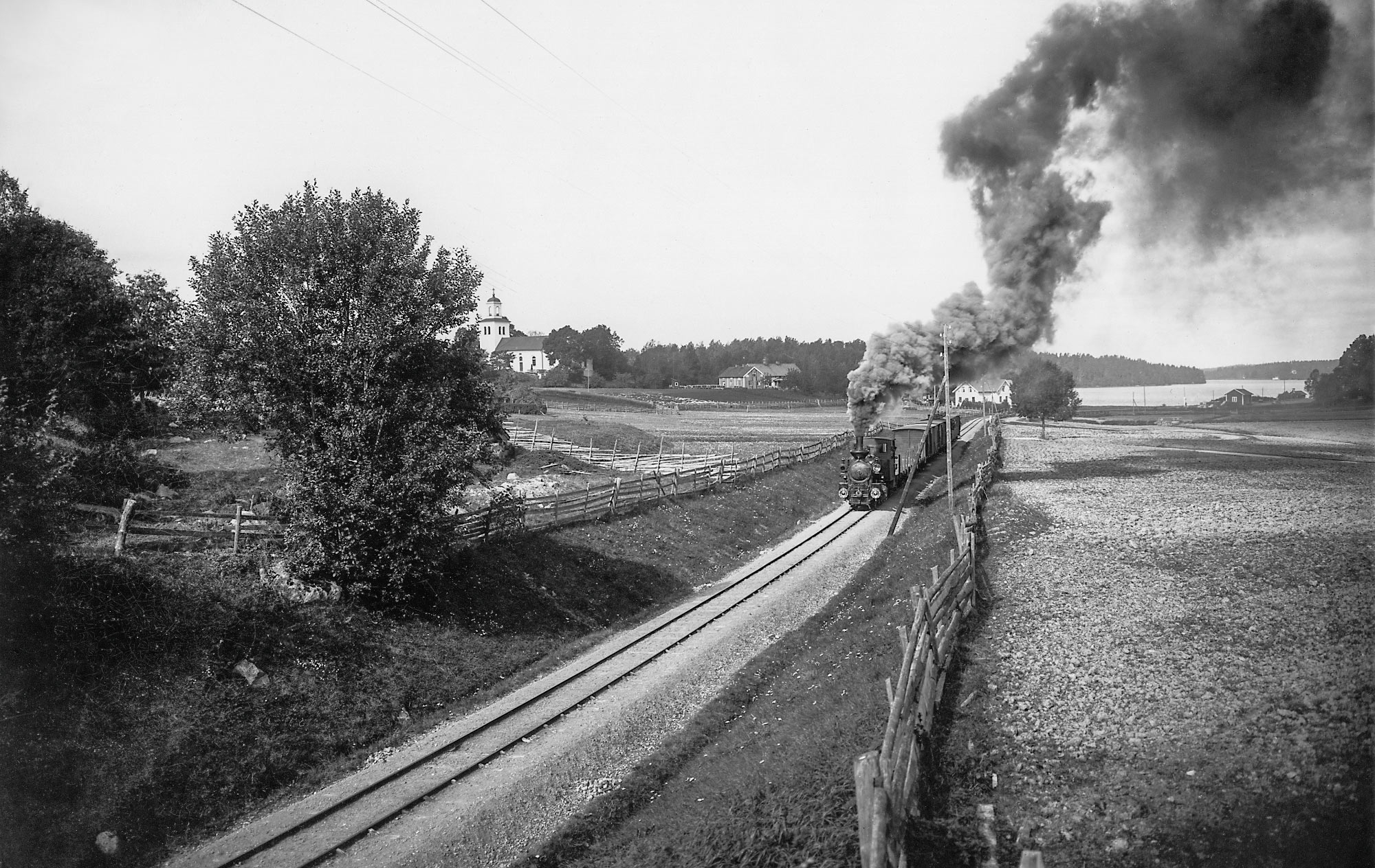 Tåg på Norsholm-Bersbo Järnväg mellan Björsäter och Lakvik 1900