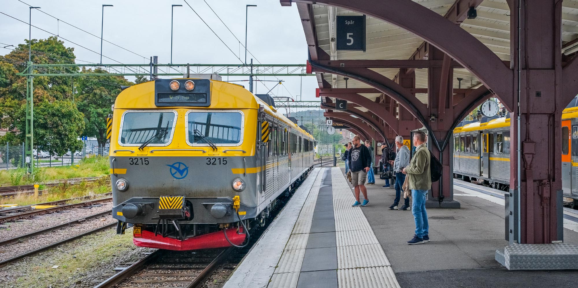 Bild: Tåg mot Varberg i Borås 2024