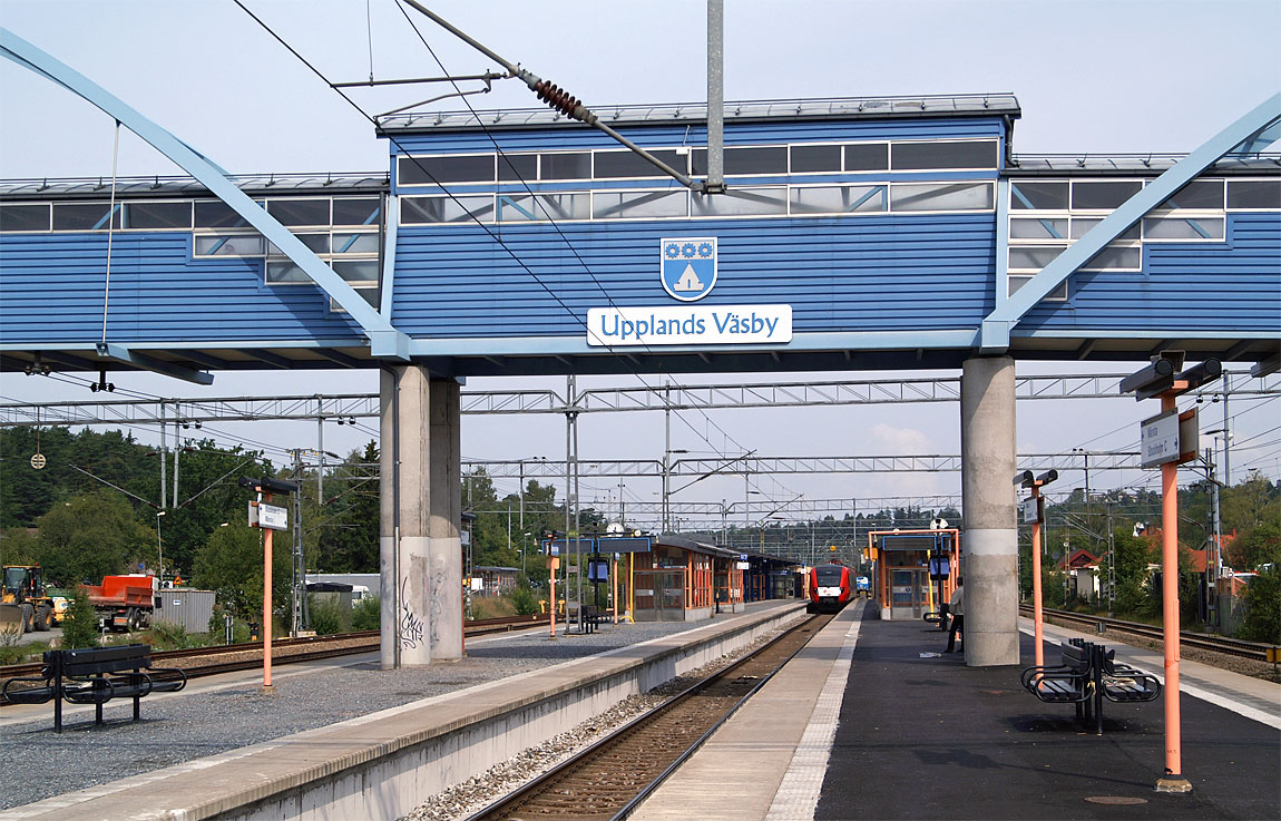 Bild: Stationen i Upplands Väsby i augusti 2006.