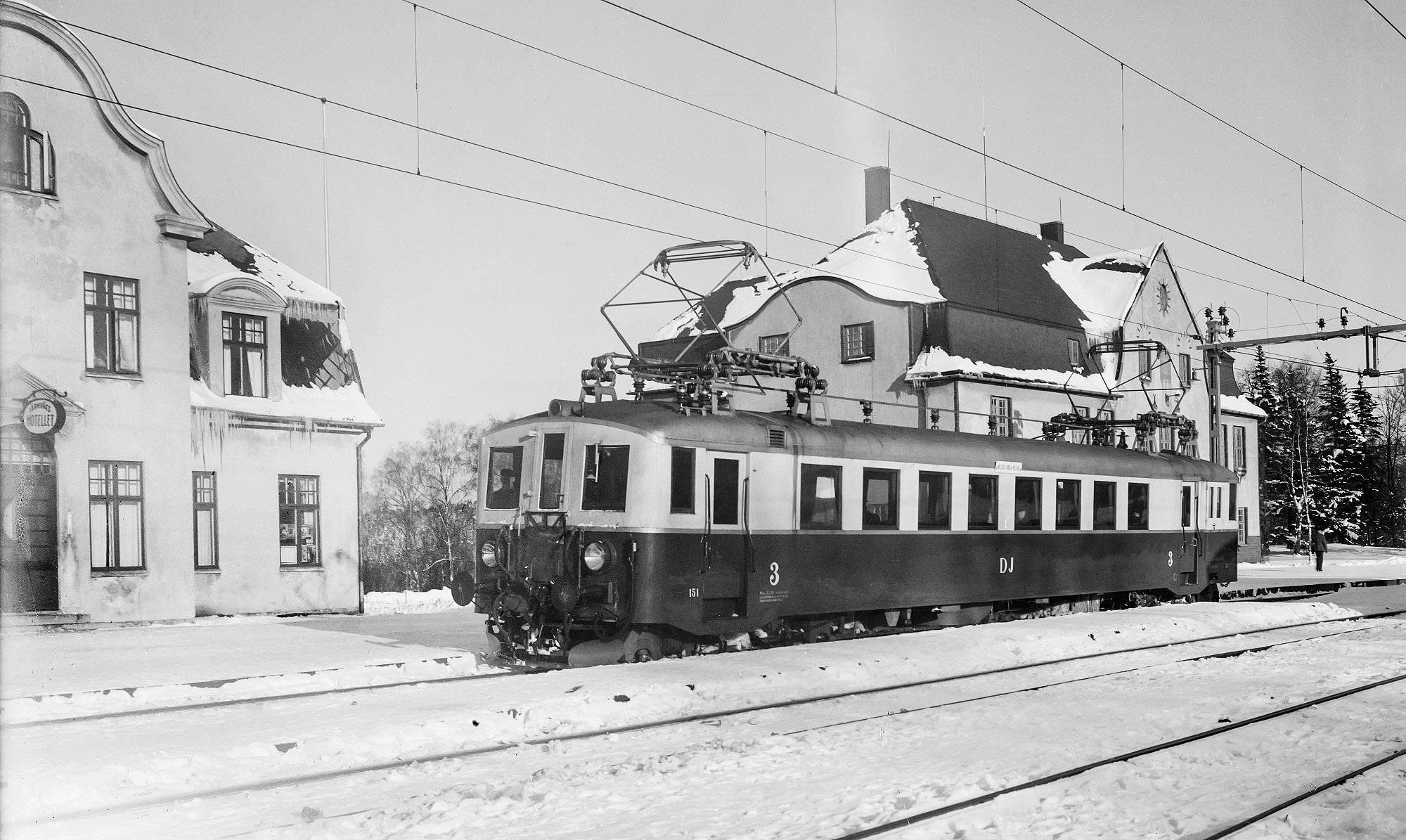 Bild: DJ:s motorvagn Xoa4 151 i Ed 1940