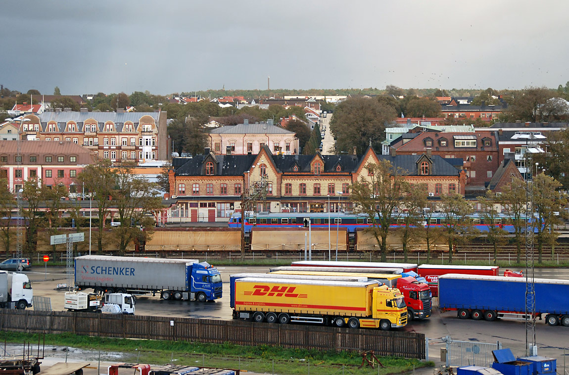Vy över stationen i Varberg 2010. Foto Markus Tellerup.