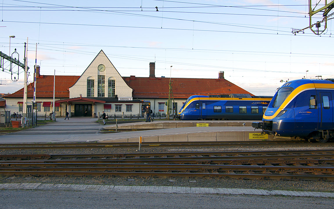 Norrtåg-motorvagnar vid Sundsvall C. Foto 2015, Markus Tellerup.