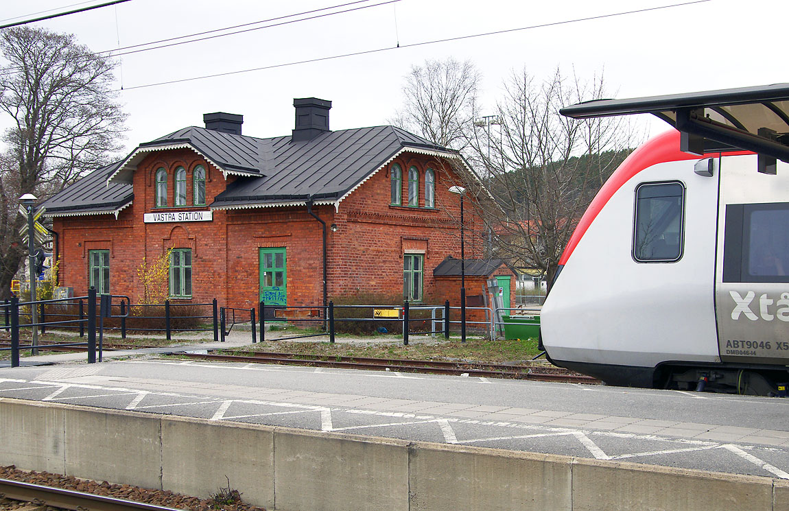Västra station i Sundsvall 2015. Här vänder X-Tågets Reginamotorvagnar som trafikerar Ostkustbanan. Det rivningshotade stationshuset byggdes 1885. Foto Markus Tellerup.