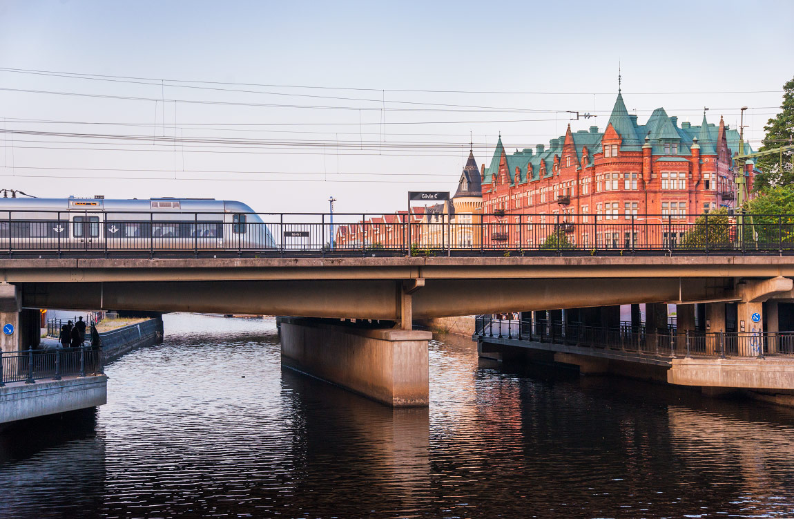 Bild: Gävle C ligger vackert vid Gavleån