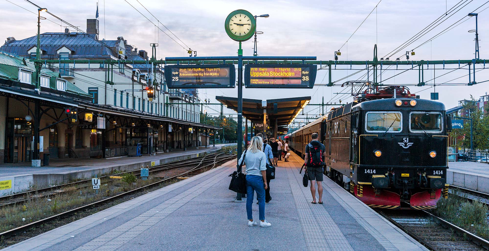 Bild: SJ InterCity-tåg 85 Duved-Stockholm gör uppehåll i Gävle 2014