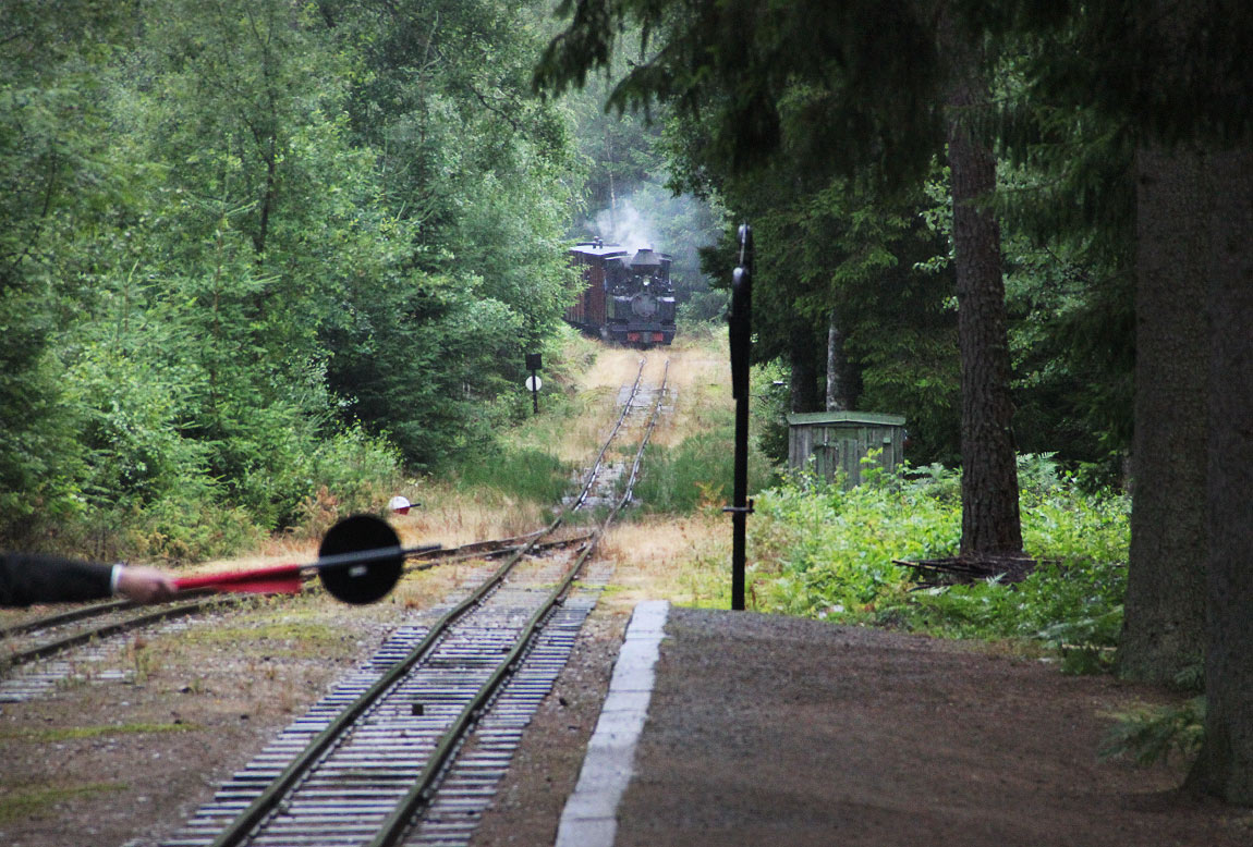 Bild: Tåg mot Ohs bruk på ingång till mellanstationen Gimarp 2015