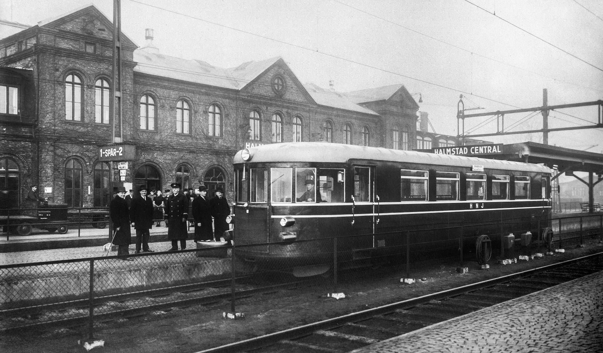 Stationen i Smålandsstenar 2015