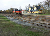 Bild:T44 353 med ett tåg med tomma timmervagnar i Hoting 2005