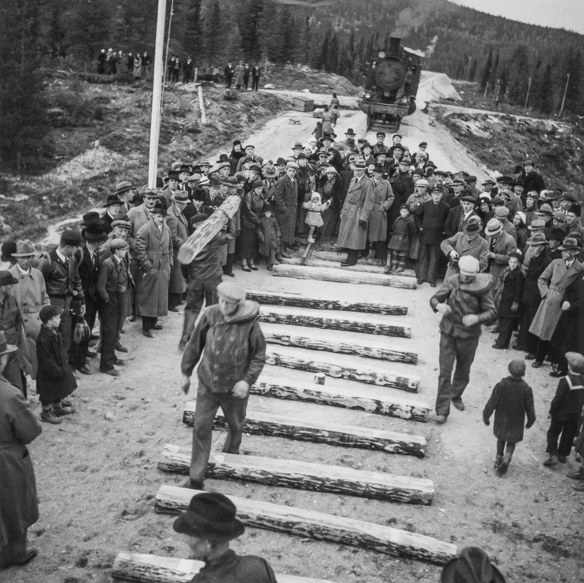 Bild: Sammanfogningen av Inlandsbanan i Kåbdalis 26 september 1936