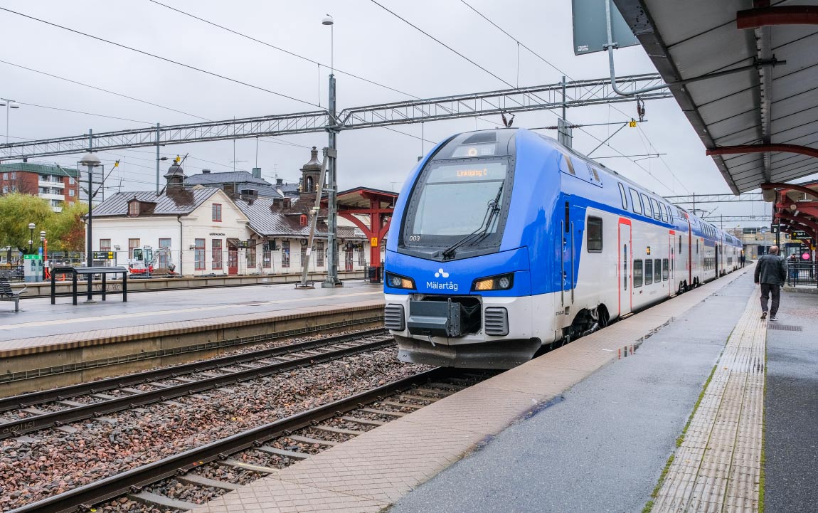 Bild: Mälartåg mot Linköping i Katrineholm 2021