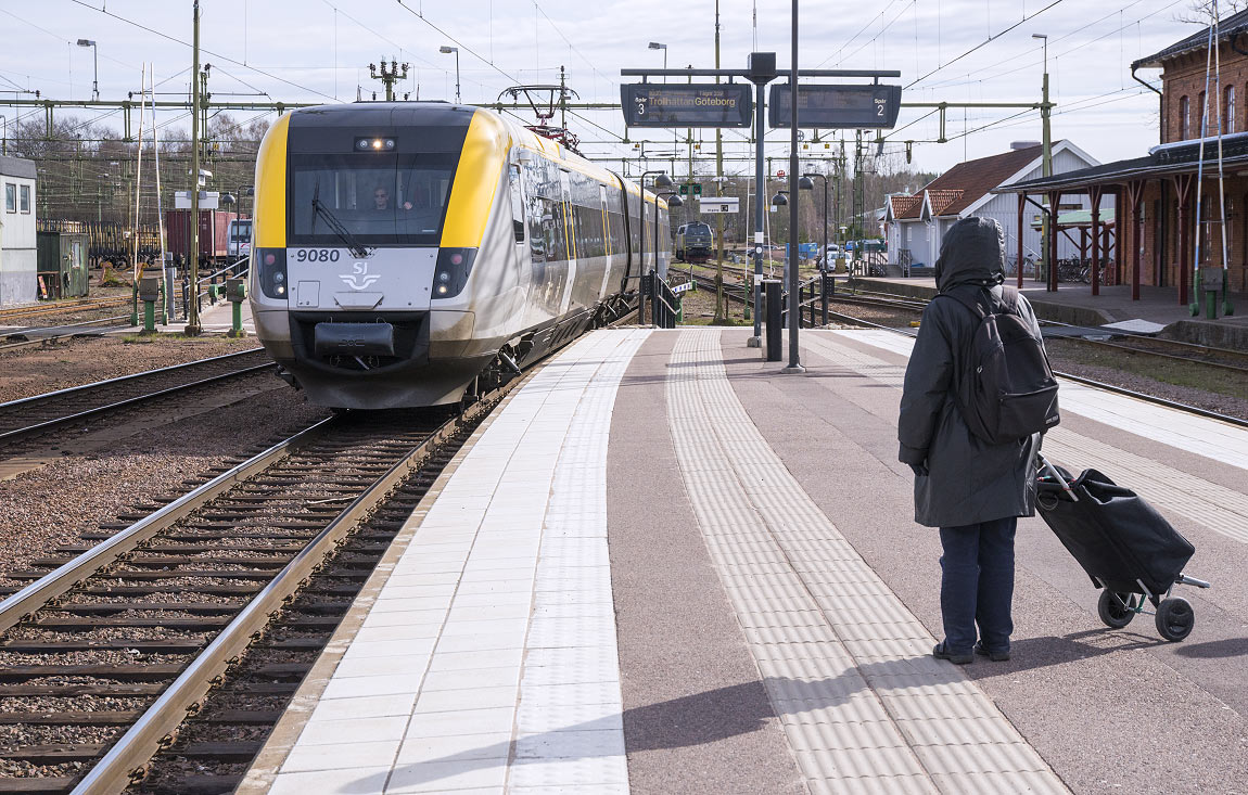 Bild: Tåg Karlstad-Göteborg ankommer Kil i april 2014