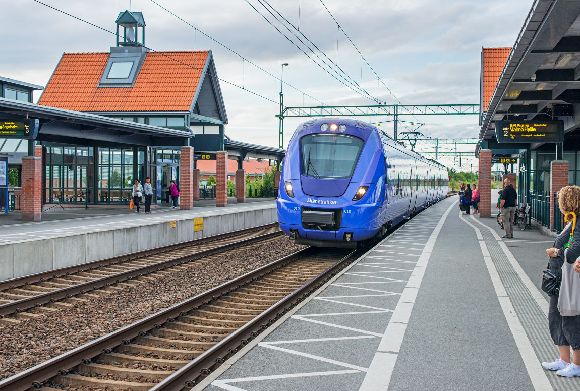 Pågatåg mot Malmö i Landskrona 2012