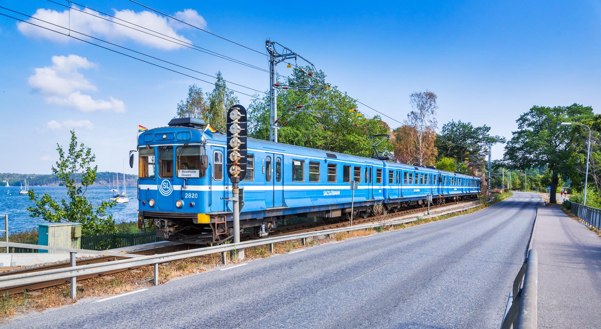 Bild: Tåg med C11 2820 främst vid Neglingeviken 2018