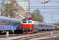 Bild: SSRT Rc6 1335 gör rundgång i Umeå 2005