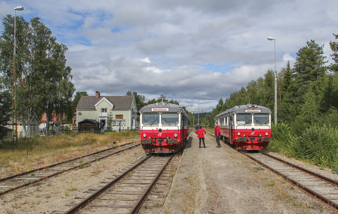 Bild: Y1 1314 som tåg 89420 mot Gällivare möter Y1 1356 som tåg 89421 mot Östersund i Sorsele 31 juli 2021