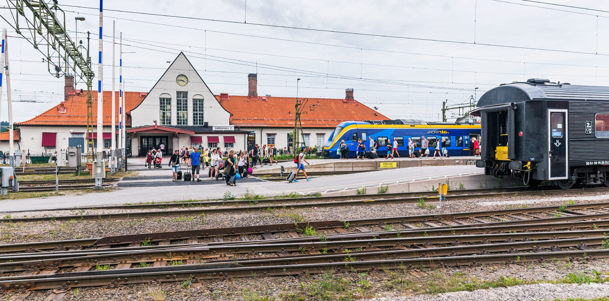 Bild: Många resenärer på stationen i Sundsvall 2014