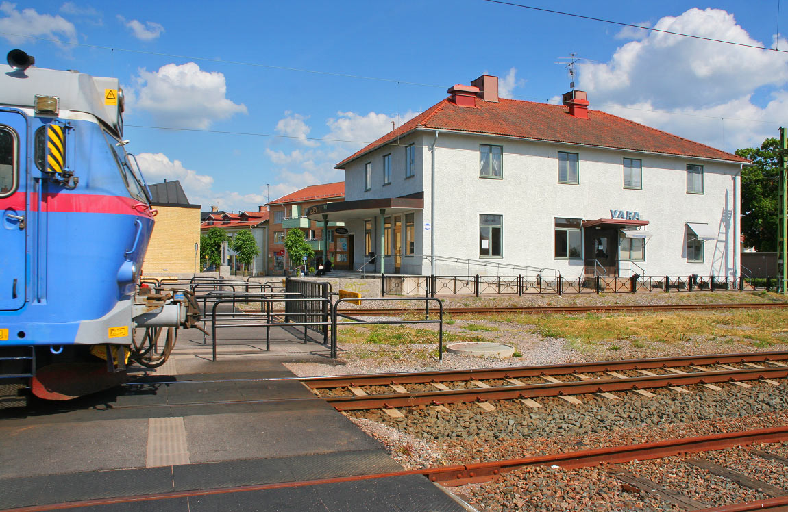 Bild: Stationshuset i Vara 2005