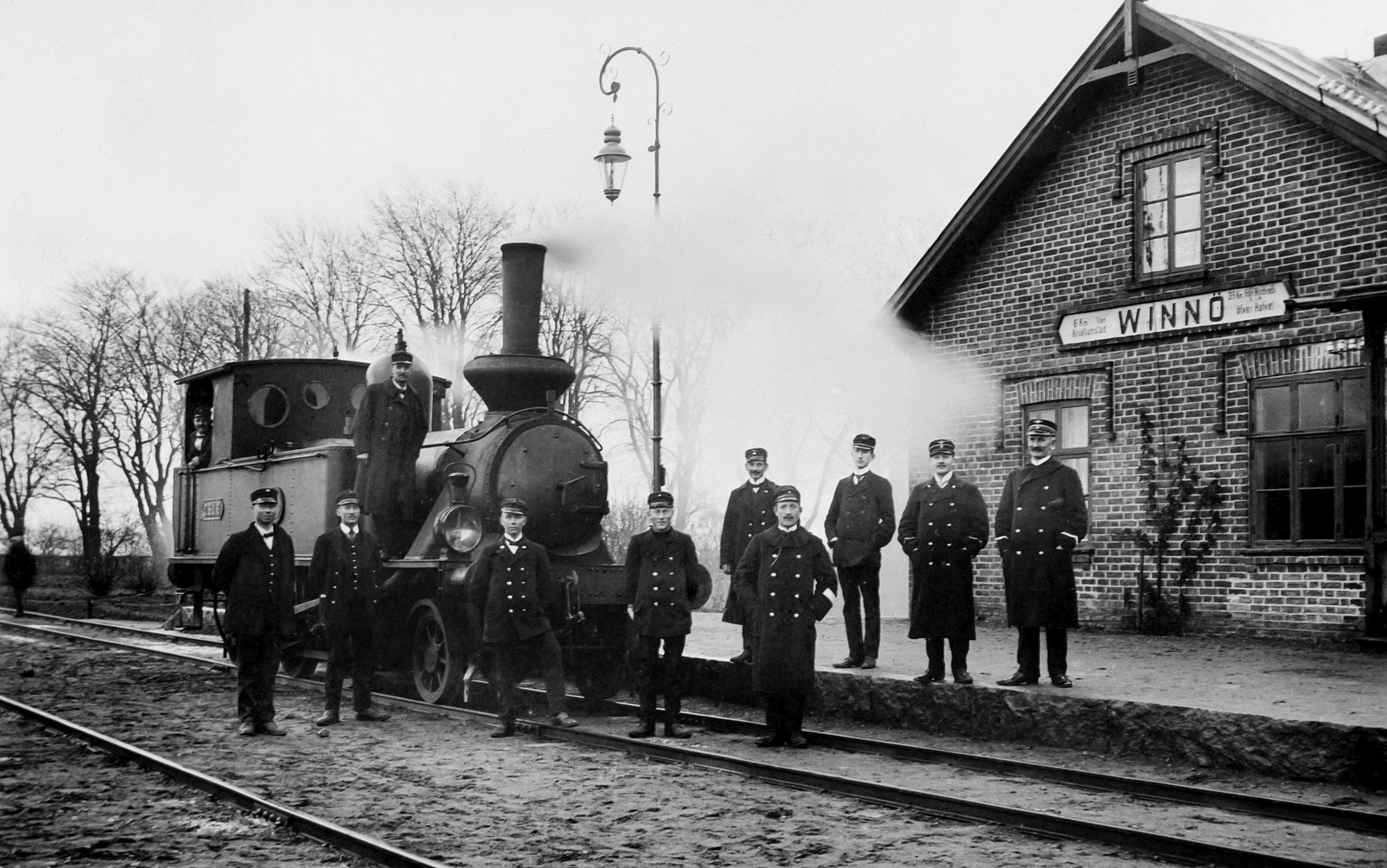 Bild: Uppställning vid stationen i Vinnö 1912