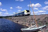 Bild: Reginatåg korsar sjön Värmeln