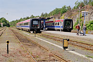Bild: Y2 1376 som tåg mot Kristianstad möter Y2 1378 som tåg mot Karlskrona i Karlshamn 2004