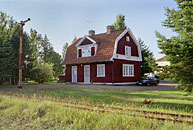 Bild: Stationshuset i Österbymo 2004