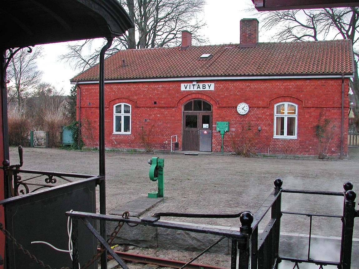 Bild: Stationshuset i Vitaby 2002