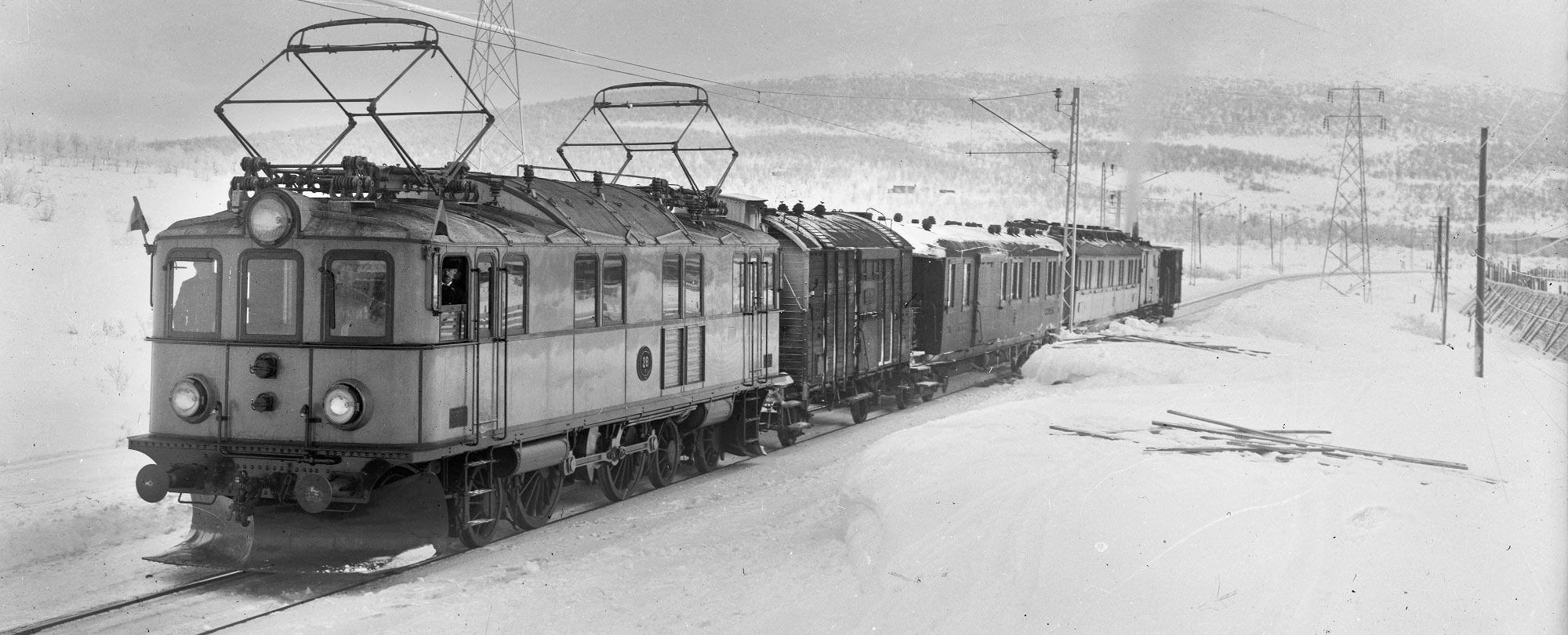 Pa 28 med persontåg på Malmbanan ca 1919 Pa 28 med persontåg på Malmbanan ca 1919