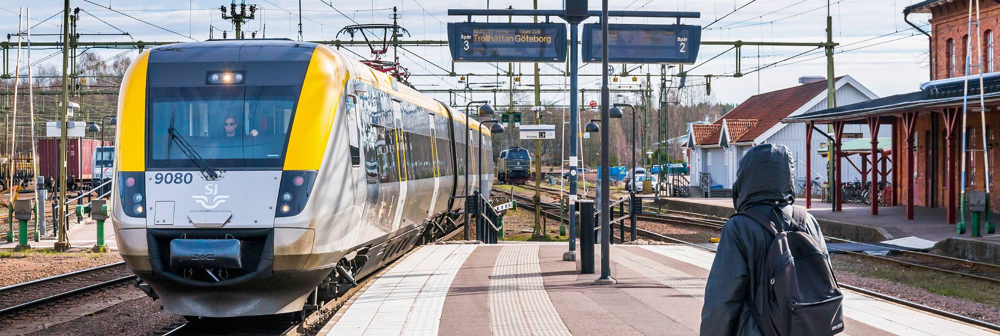 Tåg mot Göteborg ankommer Kil 2014