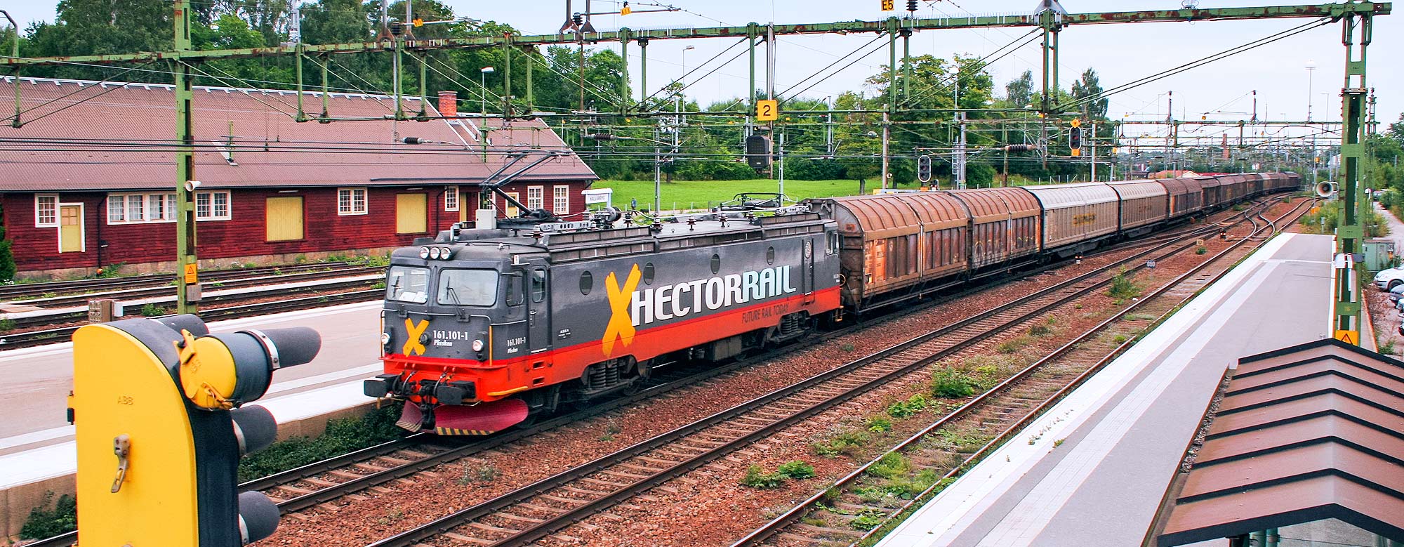 Hector Rail 161 101-1 i med godståg i Hallsberg 2010