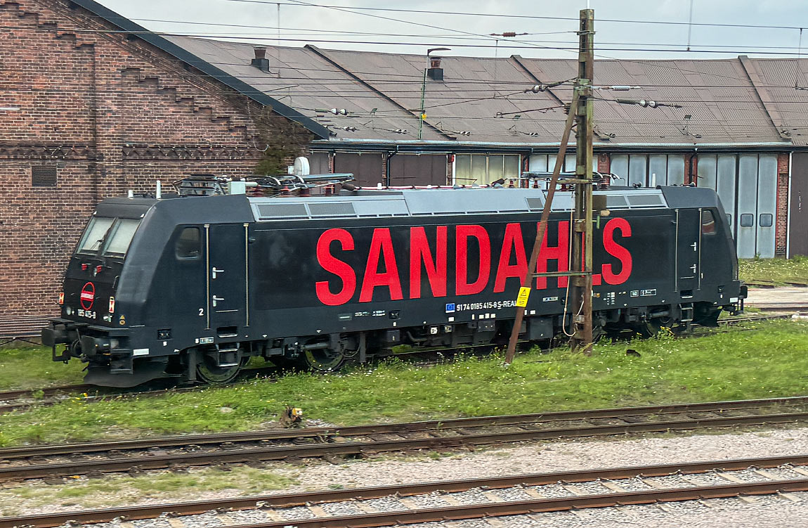 Bild: Real Rail (Sandahls) 185 415-8 i Hallsberg 2024