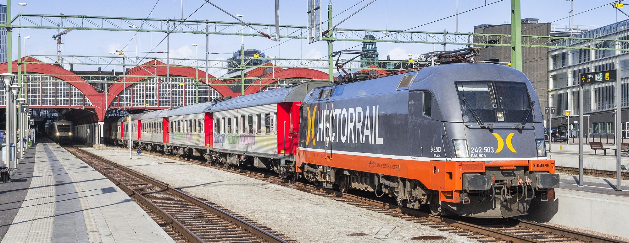 Hector Rail 242 503 med Snälltågets tåg till Stockholm i Malmö 2014