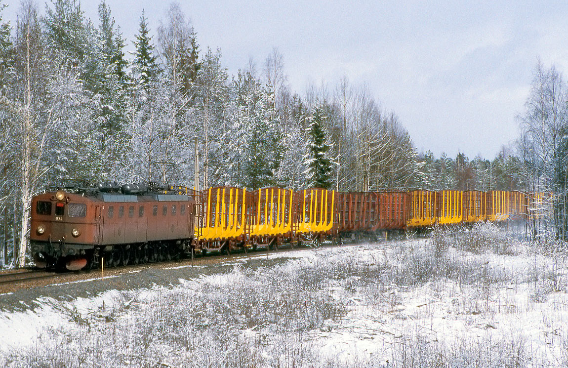 Bild: SJ Dm 973-972 utanför Sandviken 1991