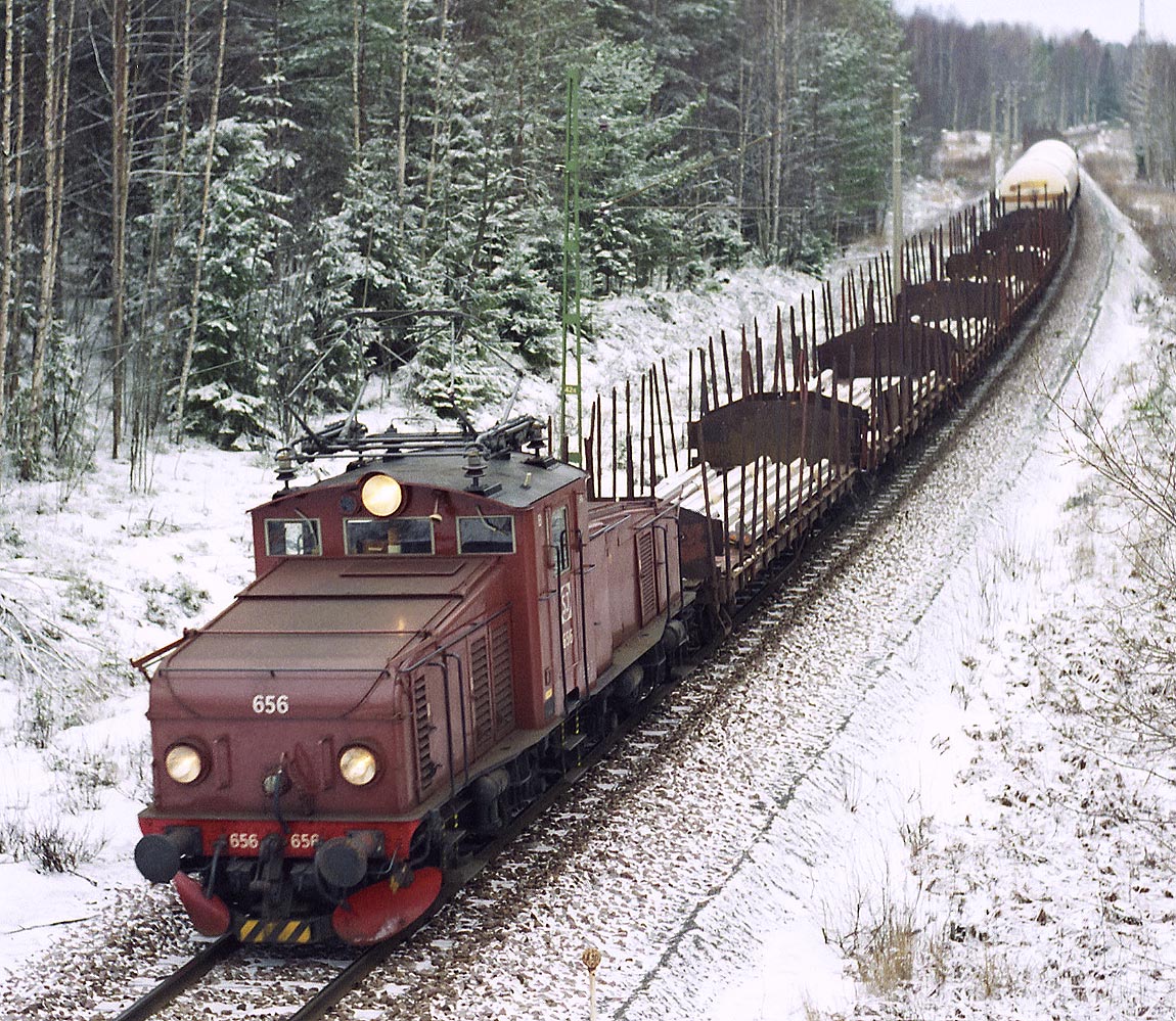 Bild: SJ Hg2 656 med godståg mellan Sandviken och Forsbacka i februari 1990