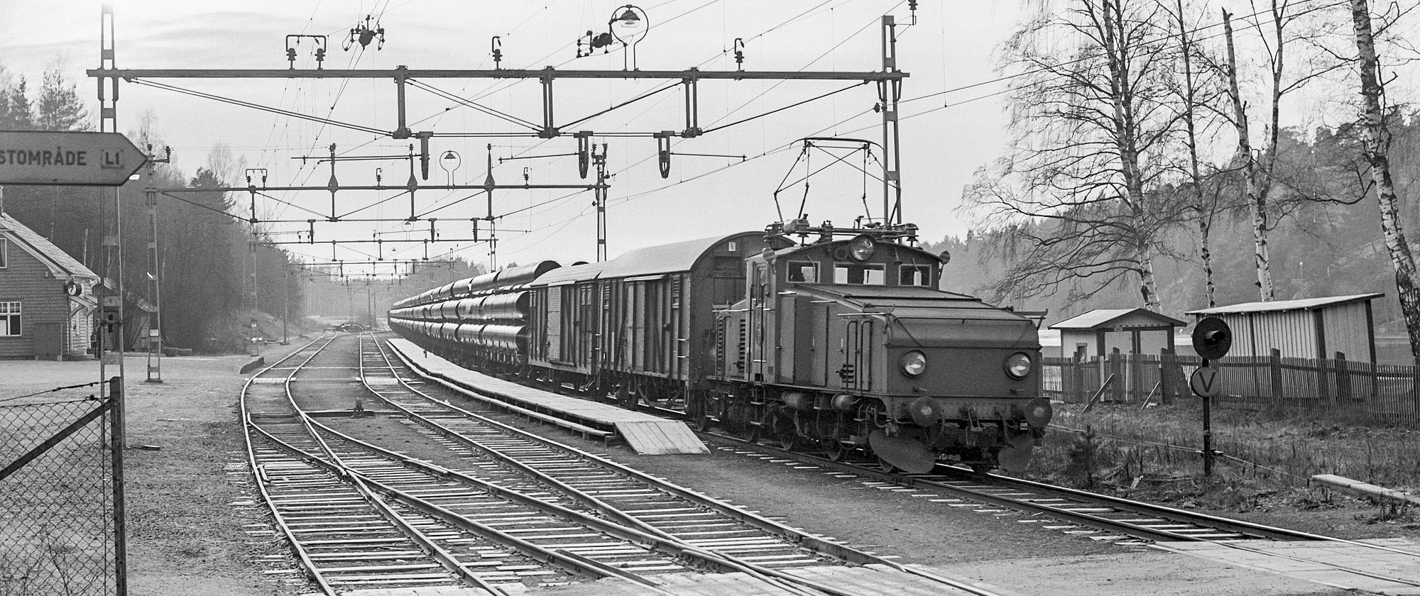 Hg-lok med godståg i Handen på Nynäsbanan 1968