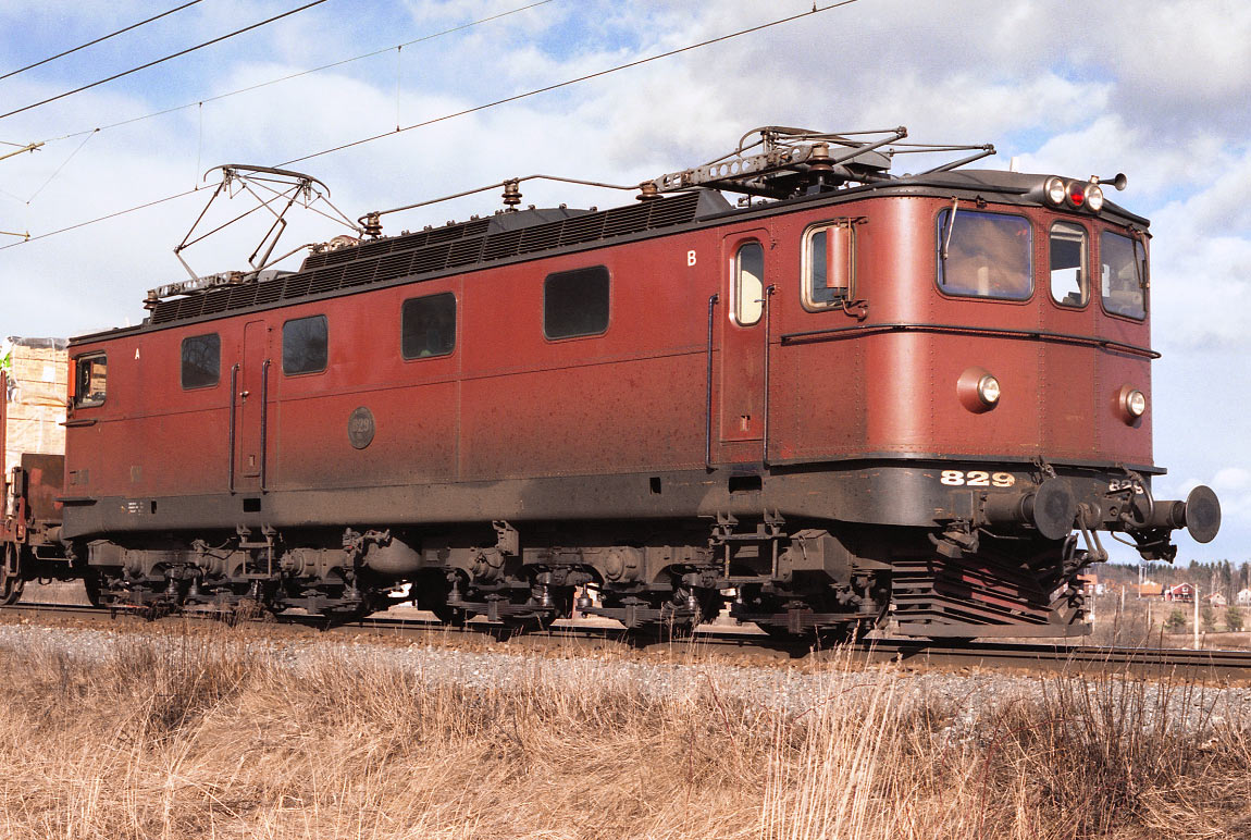 Bild: Ma 829 med godståg i Storvik 1990