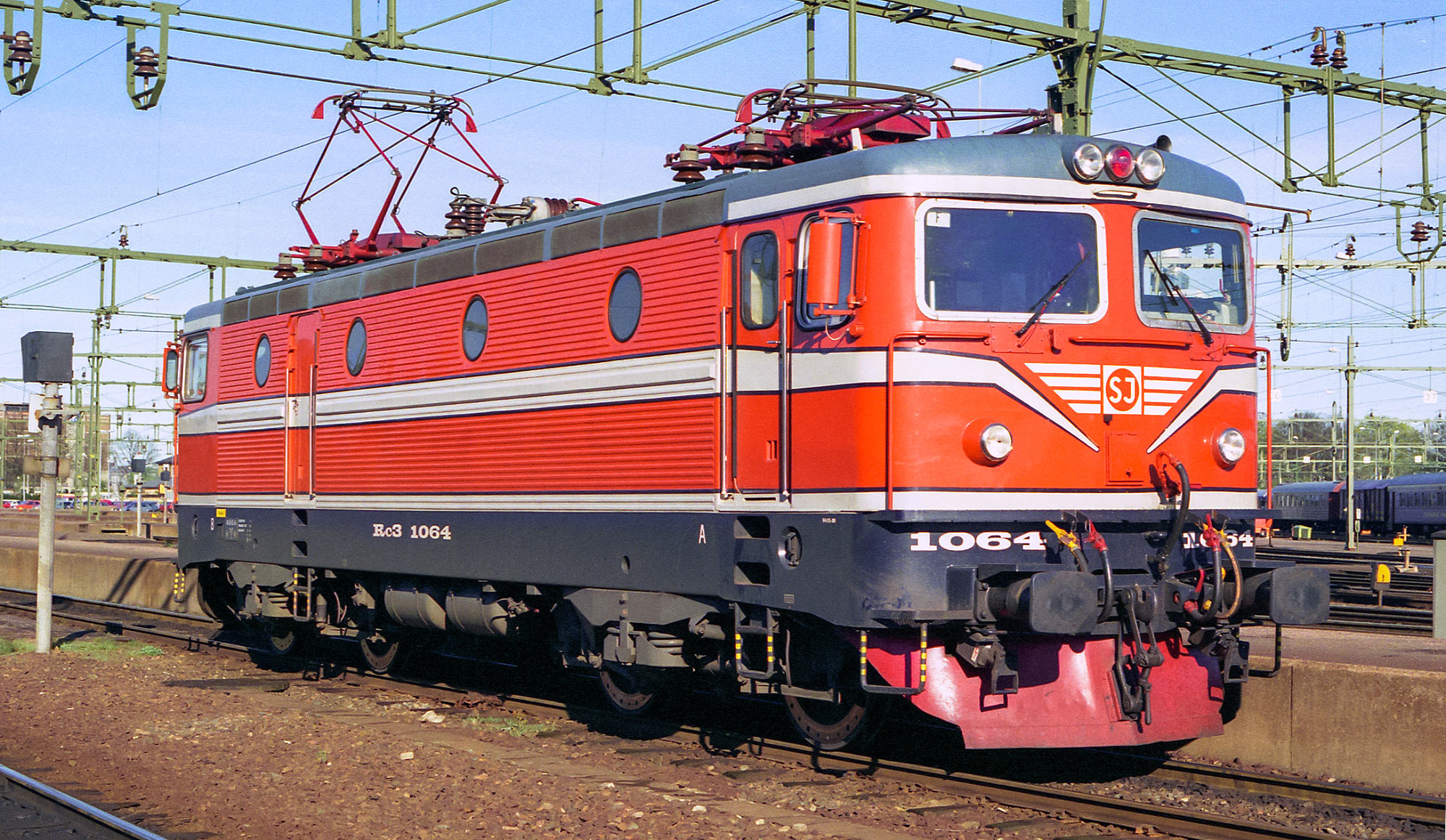Bild: SJ Rc3 1064 i Göteborg 1990