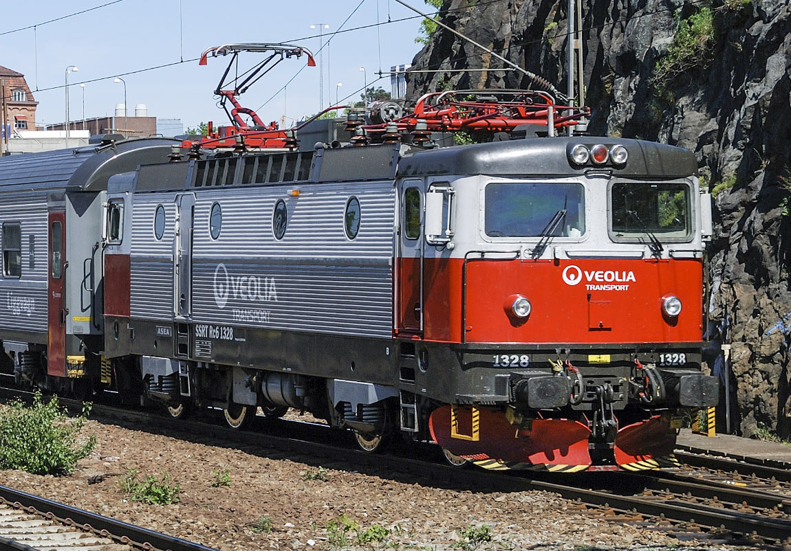 Bild: SSRT/Veolia Rc6 1328 i Stockholm 2008