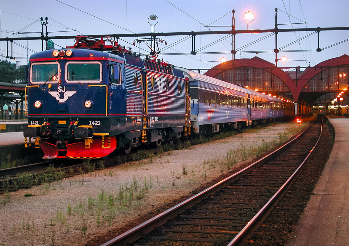 Rc7 1421 med nattåg i Malmö