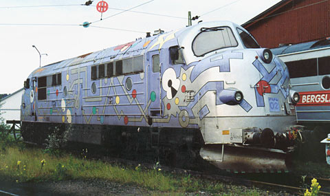 Bild: Tågab TMX 104 i Kristinehamn 2000