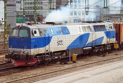Bild: Svensk Tågteknik TMZ 1413 i Sundbyberg 2004